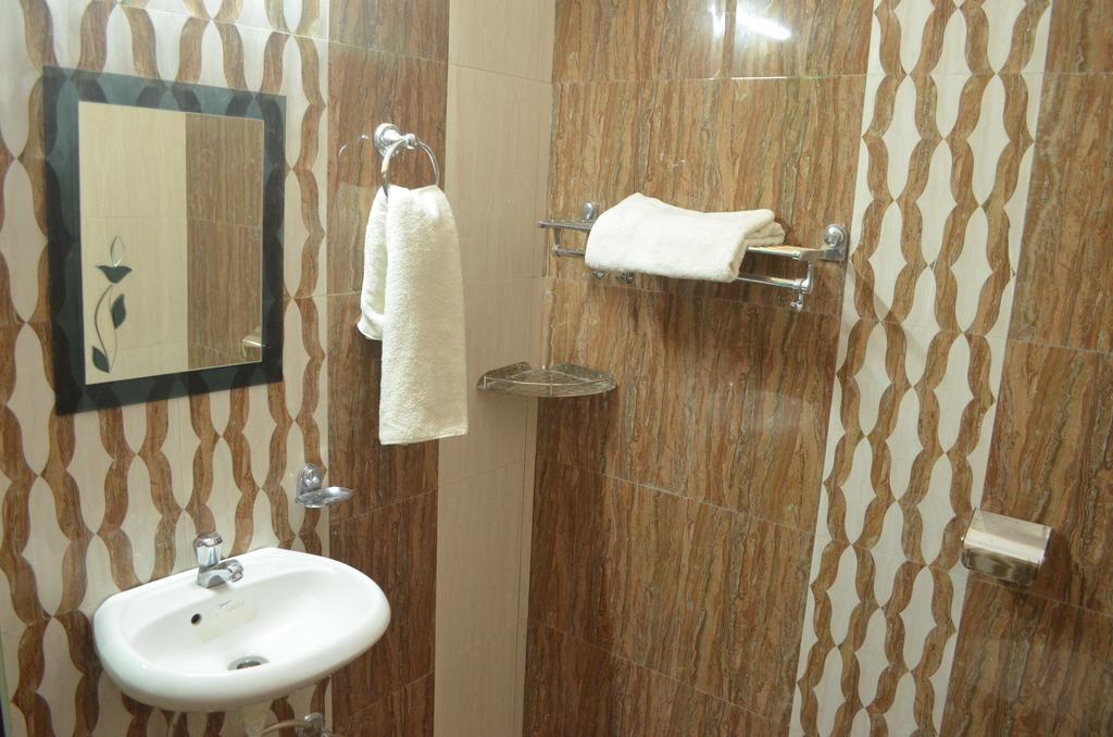 Assi River Guest House Benares Buitenkant foto