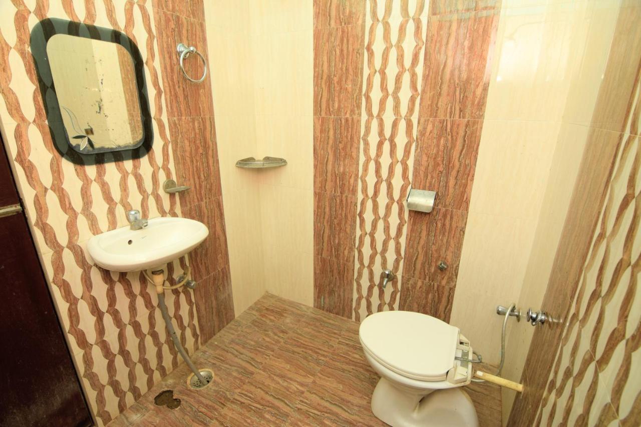 Assi River Guest House Benares Buitenkant foto